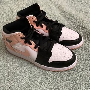 (New) Jordan Air 1 Mid g’s Crimson and Black